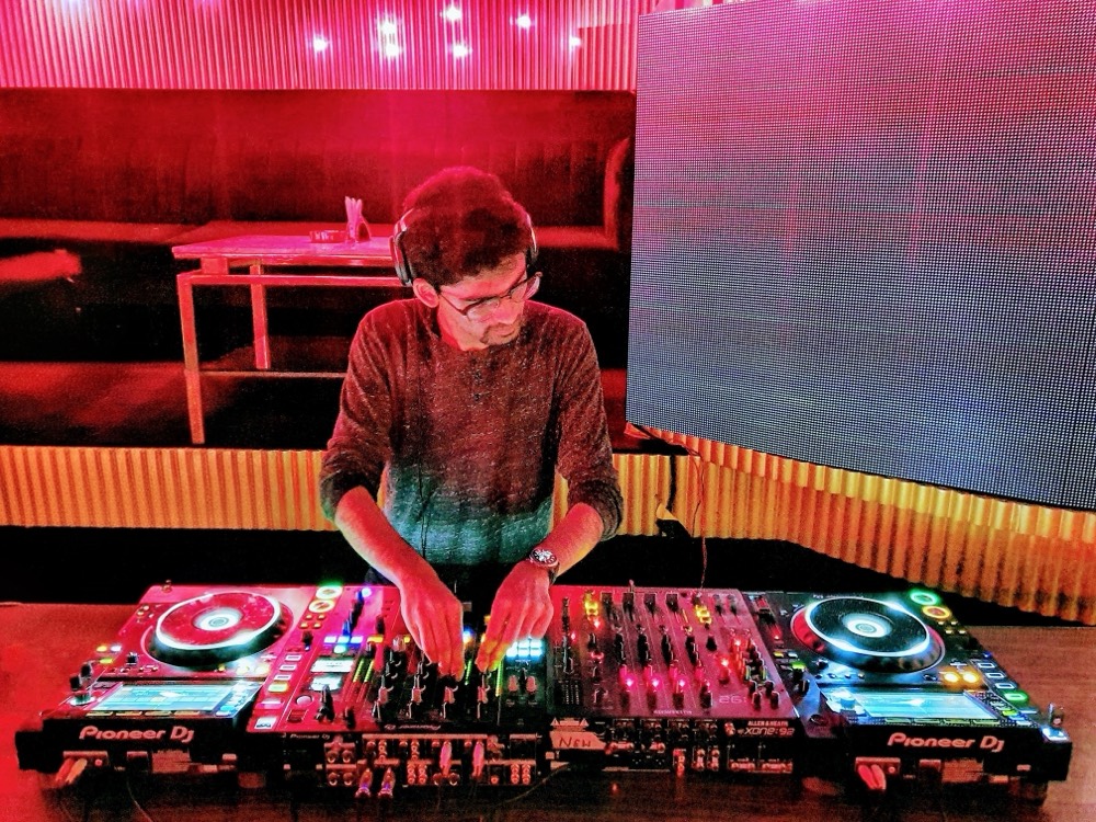 Performing at Key Night Club, New Delhi